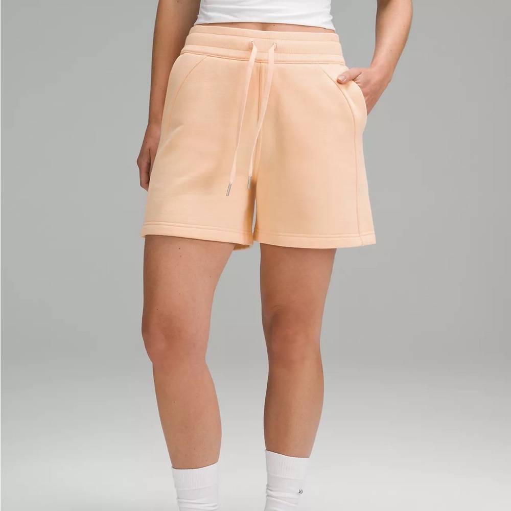 NWT Lululemon Scuba HR Shorts 5”